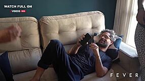 Amigas Alongam e Sentam no Pau do Dread no Segundo Round Quente