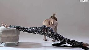 russian gymnast rita mochalkina spreads hairy pussy in yoga poses