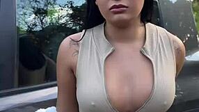 gostosa asiatica parou na blitz pro policial carioca foder sem camisinha no mato com gozo na boca