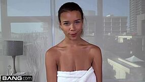 hey teen mom raven gets that massage turning into happy ending cum