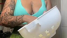my super tight shorts split right over my pussy