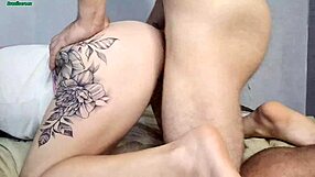 lambendo o cuzinho dela ela pede pau forte no cu anal rough