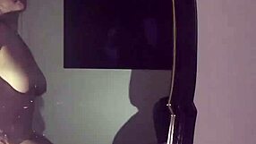 Amandgreg0326 captures steamy moments in the mirror from every angle