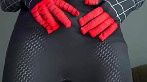 miles morales cosplay punheta gozando farto