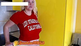 california webcam babe squirts big tits in usa oral show