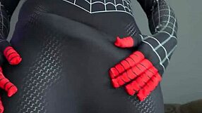 miles morales cosplay punheta gozando farto