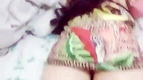 Princesinha branquinha waiting in bed for indian fun