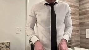 how i get all fingered up backstage before porn shoots