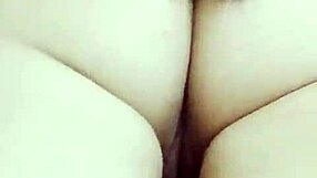 Princesinha branquinha waiting in bed for indian fun