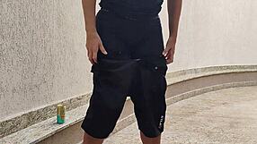 Sapatão Chokes on Boquete Before Reluctant Buceta Pounding