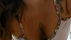 Amateur Exhibitionist Flashes to Convince Stud Dump His Wife