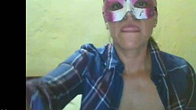 madurita teases on cam4 with her mature webcam solo show
