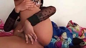 Young minina masturbates ass every morning!