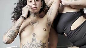 Branquinha Lisinha Lesbian Chupa Peladinha Axilismo Putaria Completa