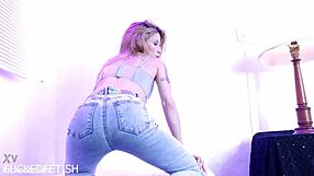 ashlee rose munches chips in tight bluejeans like a playful fuck doll