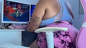 Chubby gamer farts in leggings during embarrassing online fail
