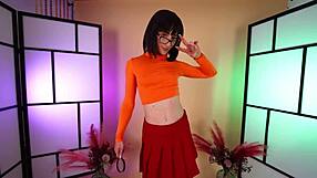 Hannahjames710 tries on sexy wonder woman leeloo velma daphne cosplay outfits in detail