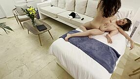 masseuse with big ass bounces hard during our steamy session