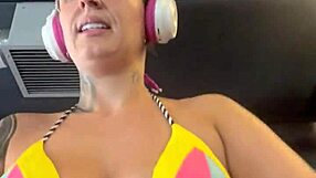 Blonde gym sweat leads to wet pussy gaping public