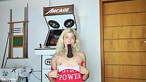 gamer girl gapes asshole then sucks ass to mouth after toy play