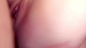 slut stretches wide for those hot cumshots