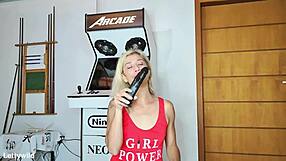 gamer girl gapes asshole then sucks ass to mouth after toy play