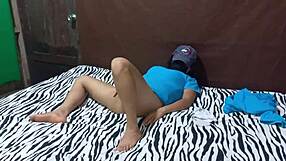 Mature nurse shoots homemade porn for bills