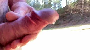 WATCH CLITLICKER662 FLASH PUSSY IN FOREST FOR SLOPPY MUFF DIVING!