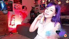 Horny blonde milf twerks big ass intensely for explosive cam cumshow climax.