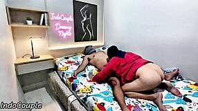 Aku Mergoki Adik Berhijab Di Kamar Lalu Crot Di Memeknya