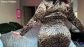 Chubby big ass girlfriend bounces on your cock during first date ride