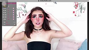 Petite Lizzyhoney Teen 18+ With Small Tits Cams Her Beauty
