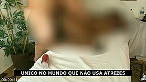 Mineira peituda was filmed sucking the massagista hard