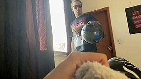 encuentro a mi novia masturbandose y termina follandome - porno en español