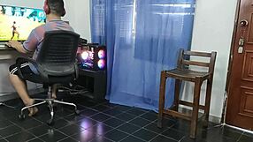 yo i invited my buddy he ended up fucking my squirting wife