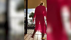 Sunny lane twerks her big ass in lingerie