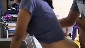 CHICA MEXICANA AMATEUR COGIDA LAVANDO VAJILLA