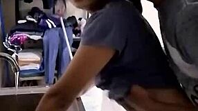 CHICA MEXICANA AMATEUR COGIDA LAVANDO VAJILLA