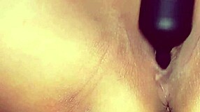 bluee masturbates for hard squirt closeup