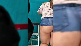 milf culona le da mamada al trabajador de la construccion