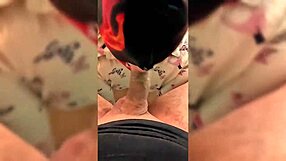 milf culona le da mamada al trabajador de la construccion