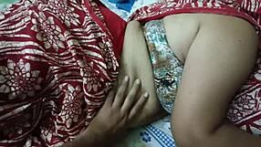 Desi bhabhi shows her pussy to boyfriend