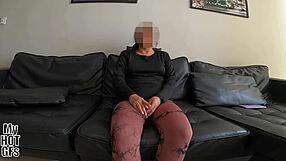 Hermosa Jovencita Provinciana Necesita Dinero