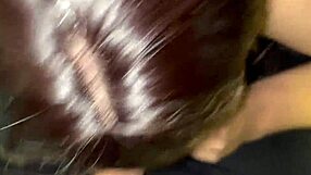 Latina culona horny aprueba el curso chupando la verga de su maestro pervertido
