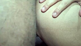 Dando o cuzinho e recebendo leite no rosto