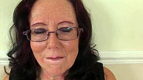 English gilf elle fingers her old cunny