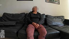 Hermosa Jovencita Provinciana Necesita Dinero