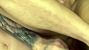 watch these twinks take cum and anal