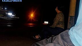 S�rio eu corro o risco de colocar meu pau na frente dessa mulher esperando o �nibus como ela vai reagir
