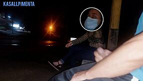 S�rio eu corro o risco de colocar meu pau na frente dessa mulher esperando o �nibus como ela vai reagir